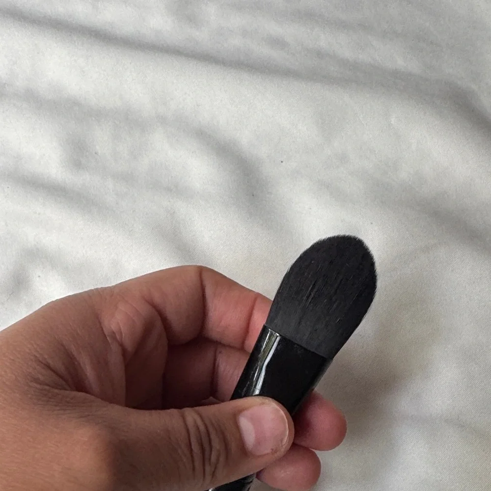 IT Cosmetics Black Silky Foundation Brush